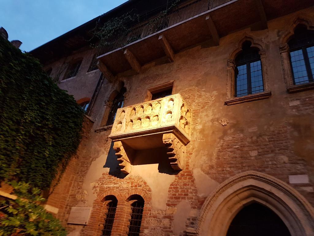Mi Casa Es Tambien Tu Casa Vips Verona Bagian luar foto