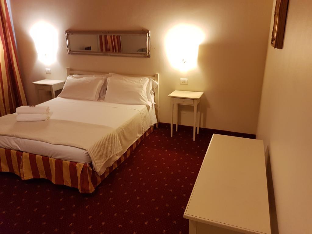 Mi Casa Es Tambien Tu Casa Vips Verona Bagian luar foto